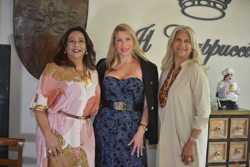 Analda Reed reúne a periodistas para recibir la revista Luxe Varié en República Dominicana