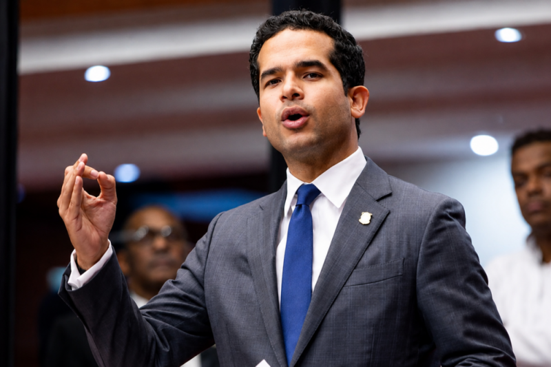 Senado rechaza propuesta de Omar Fernández
