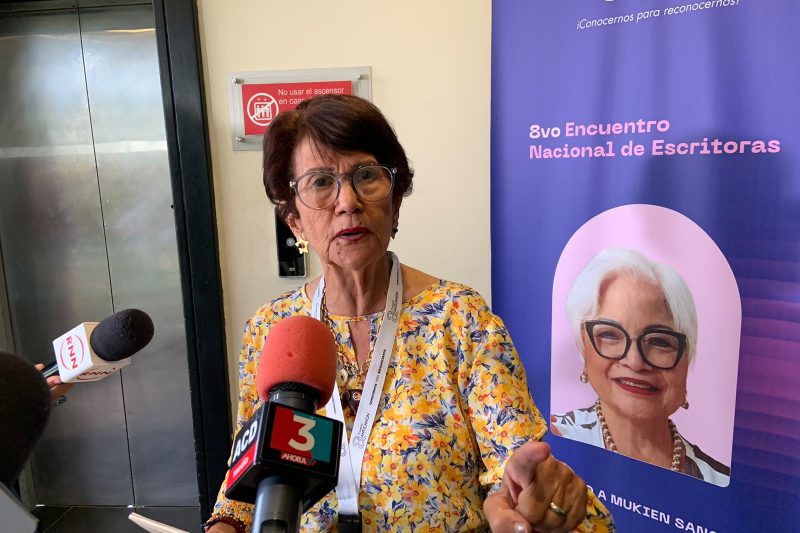 Escritoras alertan sobre progresivo deterioro en el hábito de lectura en República Dominicana