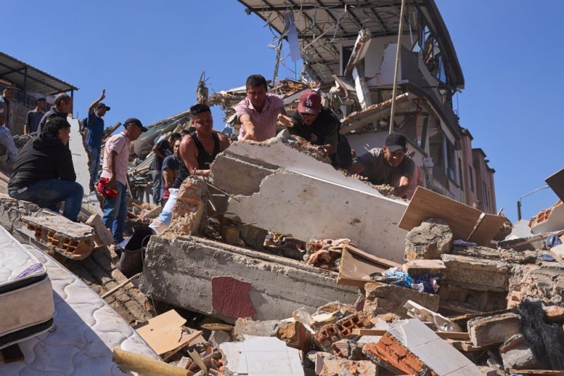 Terremoto en Colombia: La familia más rica dona dona 48 millones de dólares para reconstrucción