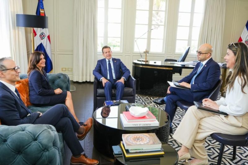 Canciller «Ito» Bisonó recibe a embajadora de Estados Unidos Leah Francis Campos