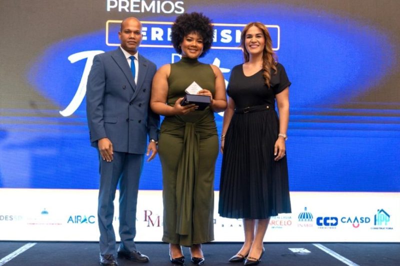 Periodista de Hoy recibe reconocimiento en los Premios Periodismo Juventud 2026