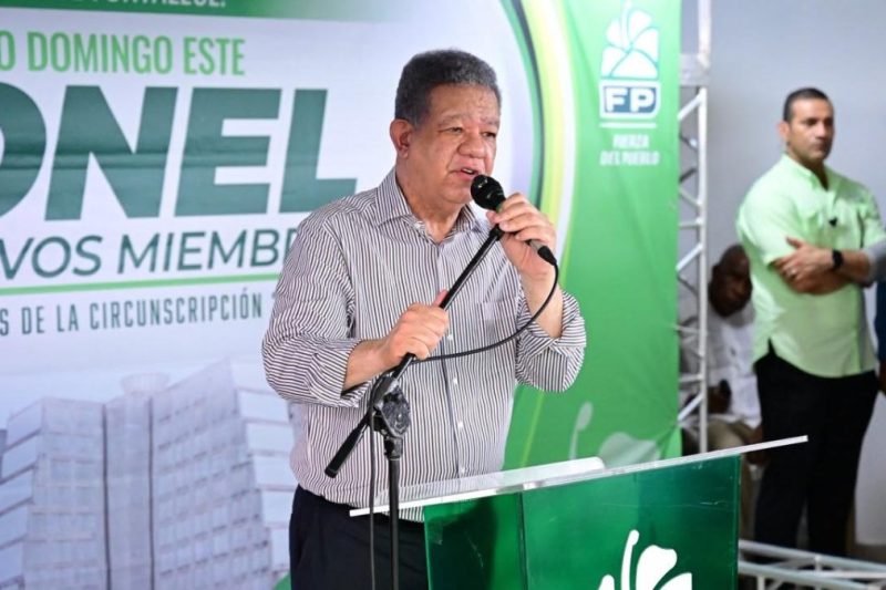 Leonel Fernández: SDE vive “tormenta perfecta” con apagones, falta de agua y acumulación de basura