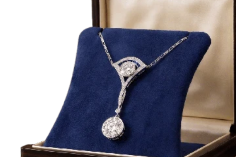 ¡Hicieron su agosto! Dos se roban collar de valorado en mas de 4 millones de dolares en Australia