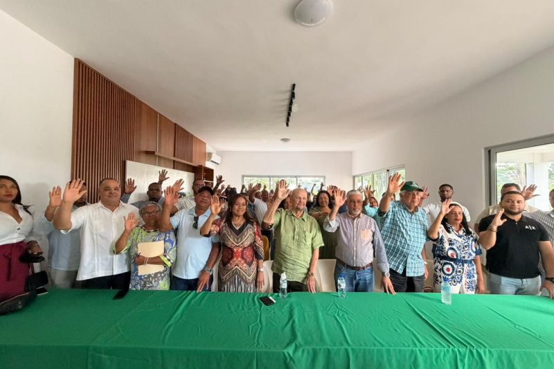 Fuerza del Pueblo juramenta nueva en Sánchez Ramírez