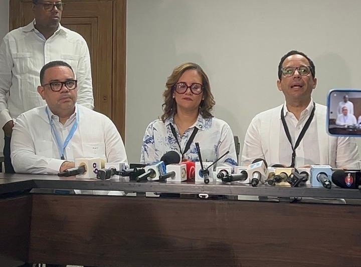 Nueva directiva del PRM pasa de dos a cuatro años en la posición