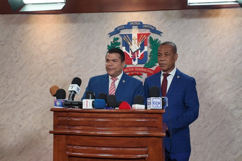 Crespo: “Usen su mayoría para proyectos que beneficien al país”