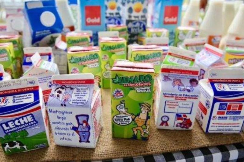 ¿Qué pasó con la leche del desayuno escolar en Santiago? 20 niños con problemas estomacales