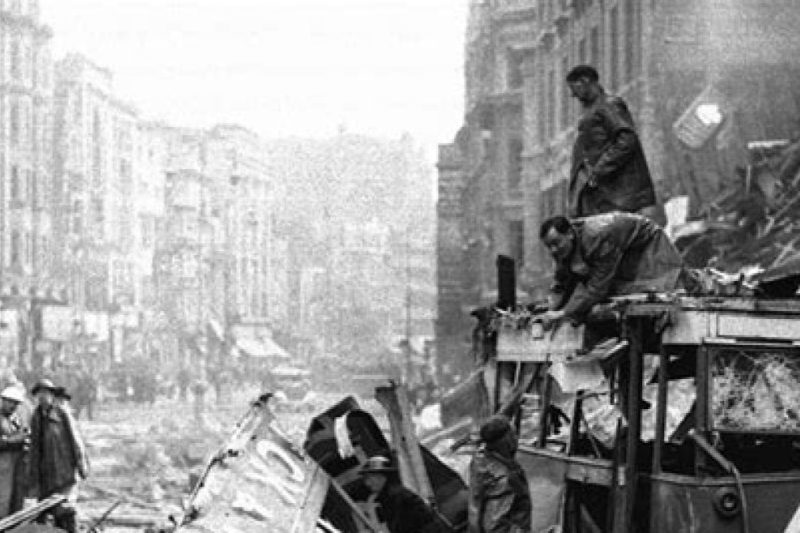 Cura halla un obús de la I Guerra Mundial en su parroquia en París
