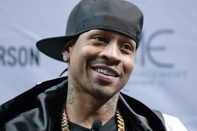 Allen Iverson llega a la República Dominicana recibido por David Ortiz