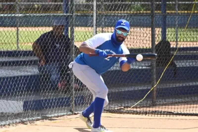 Emilio Bonifacio se integra a los campos de entrenamiento de los Tigres del Licey