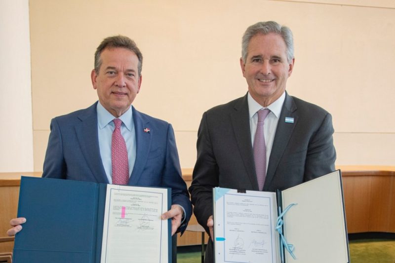 RD y Argentina suscriben acuerdo para ampliar conectividad aérea y oportunidades comerciales