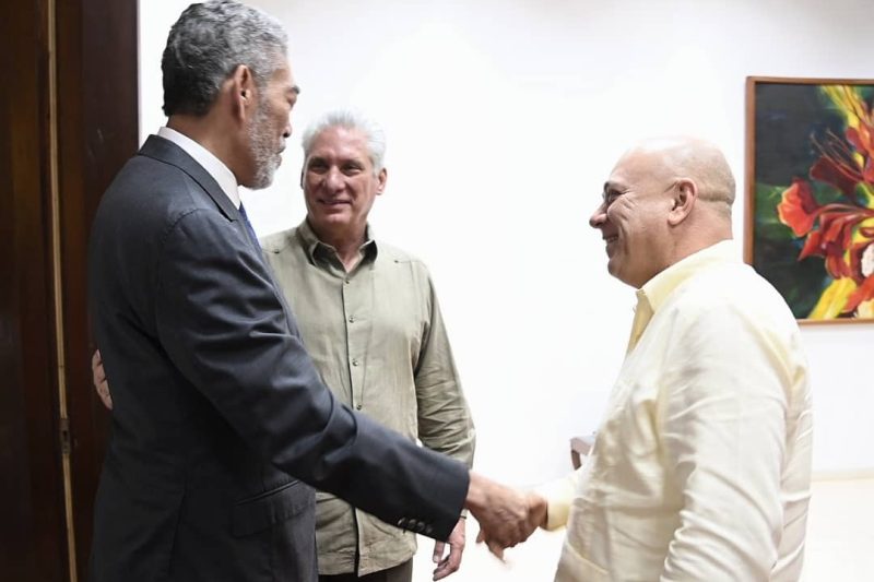 El presidente de Cuba recibe al líder del partido Izquierda