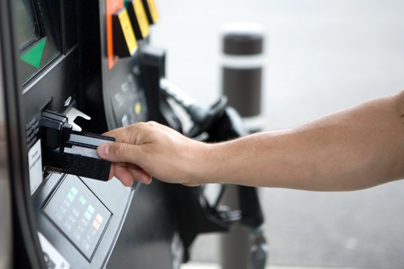 Combustibles: cuánto costarían sin el subsidio que mantiene el Gobierno