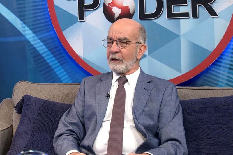 Daniel Pou analiza la disputa interna en el PRM y el PLD
