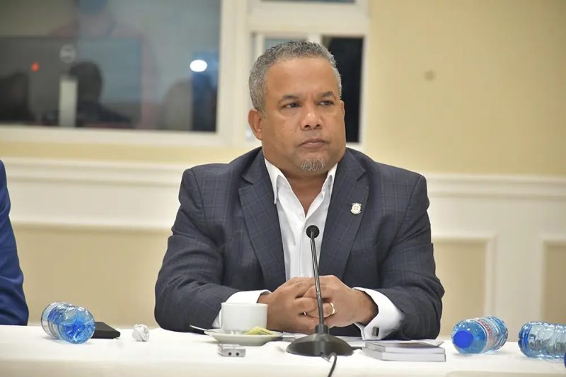 El Torito ve difícil enfrentar a Omar Fernández en 2028