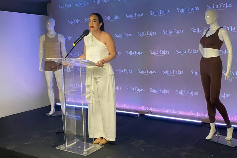 Sajja Fajas presenta su nueva línea de ropa deportiva y presenta tienda online